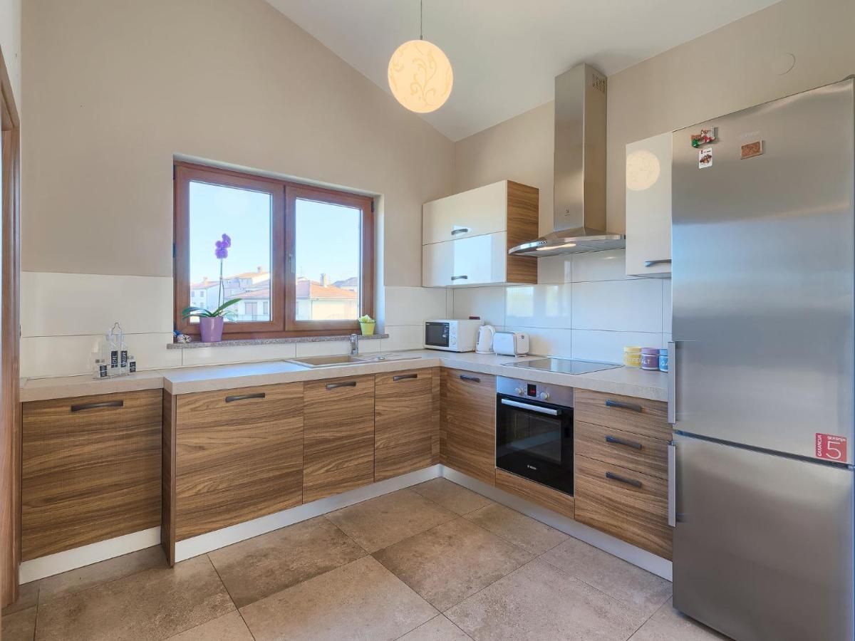 Linden Tree By Interhome