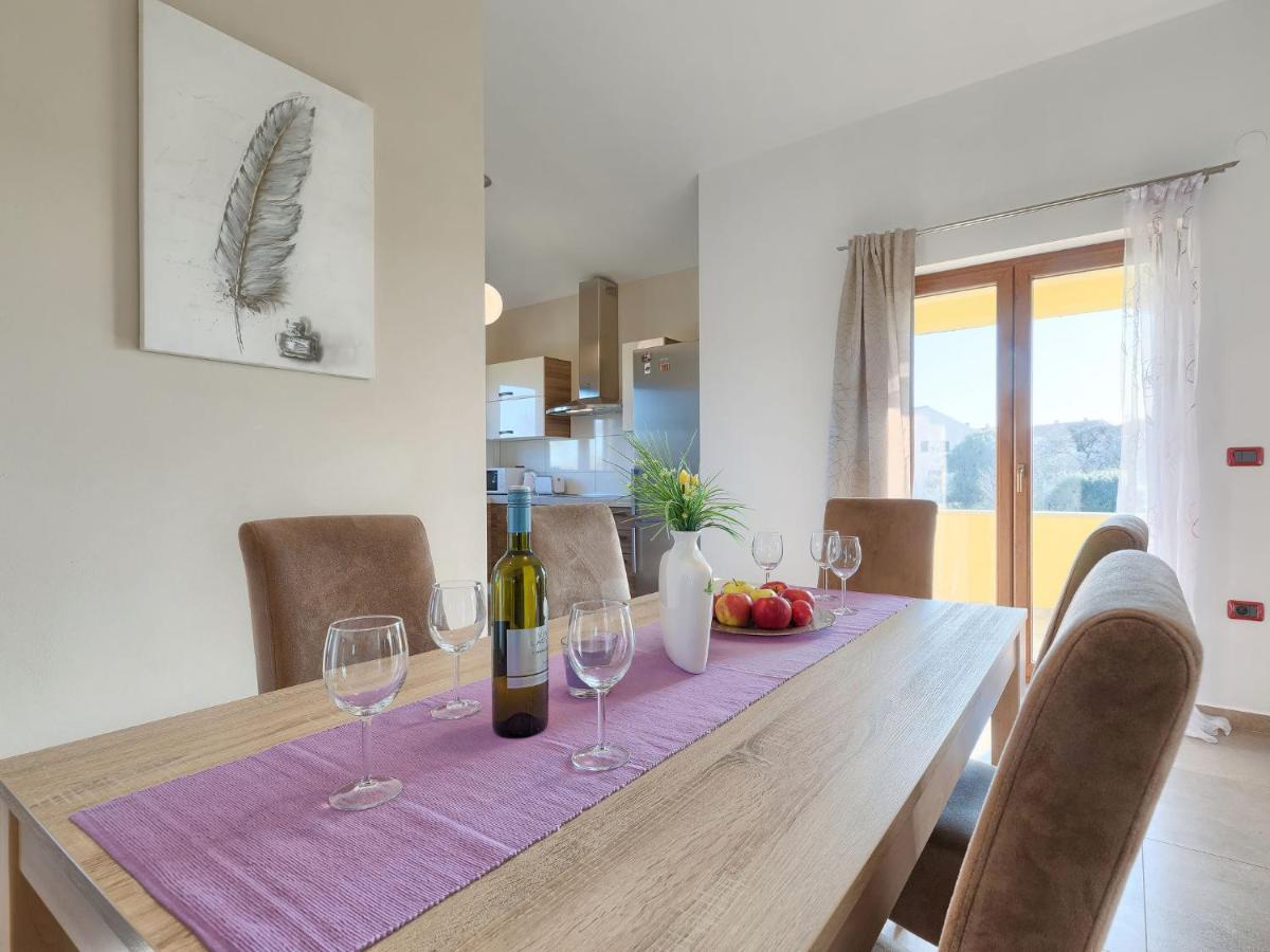 Linden Tree By Interhome